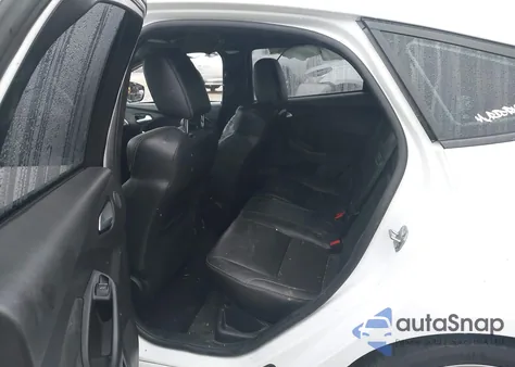 2013 Ford Focus St z USA, uszkodzony, nr VIN 1FADP3L96DL360733